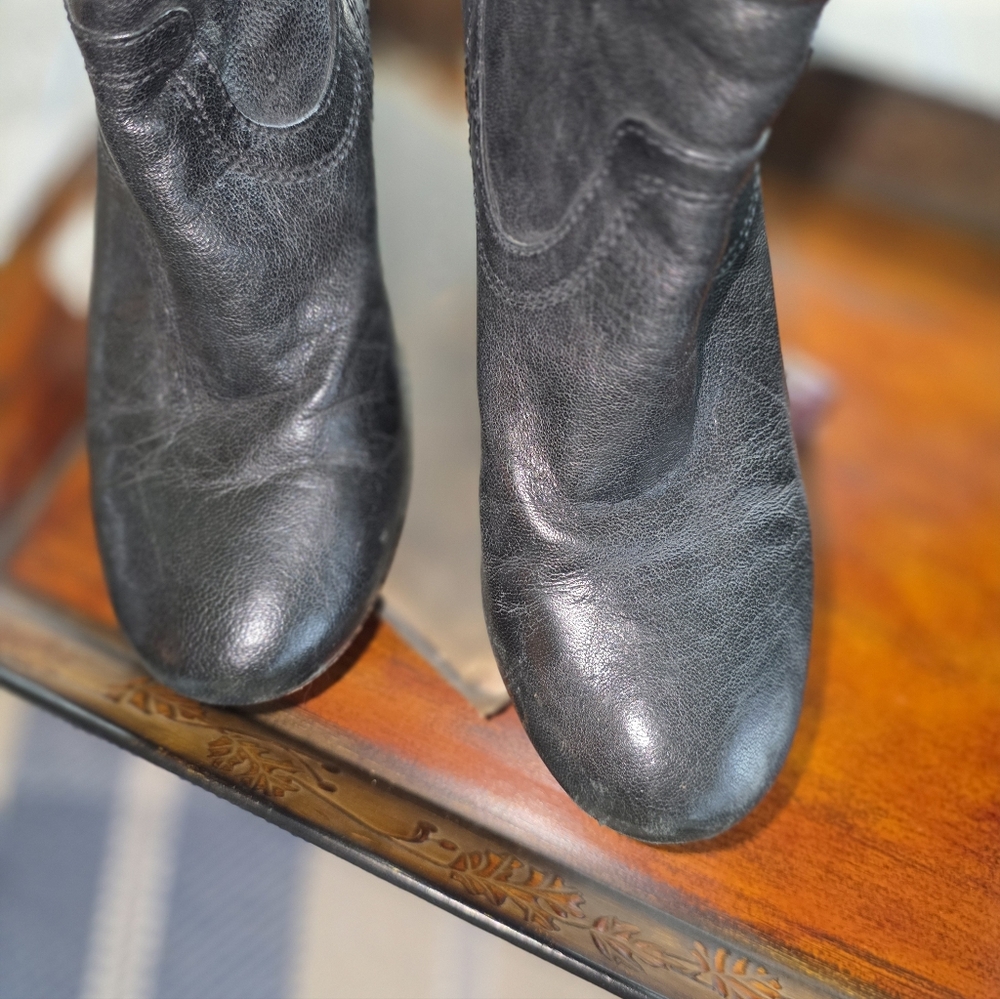 Frye Black Leather Wedge Ankle Boots Size 7 - Picture 4 of 5